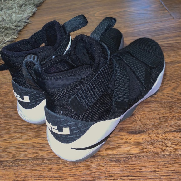 Nike Shoes - Nike Lebron Soldier XI Shoes Size 8